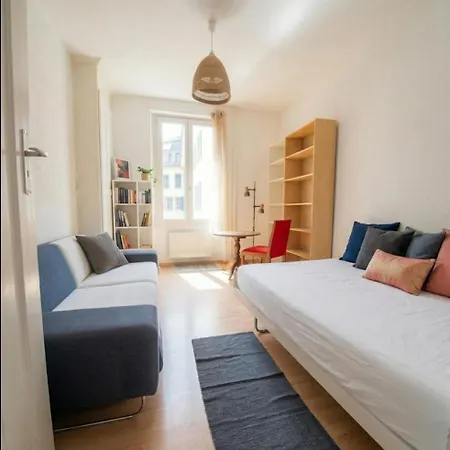 Near Main Station Homestay